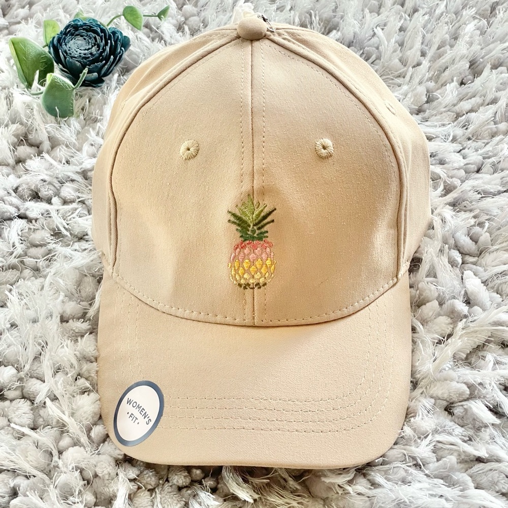 🆕New w/tag TOMMY BAHAMA WOMEN’S Fit HAT with Pineapple on the front adjustable